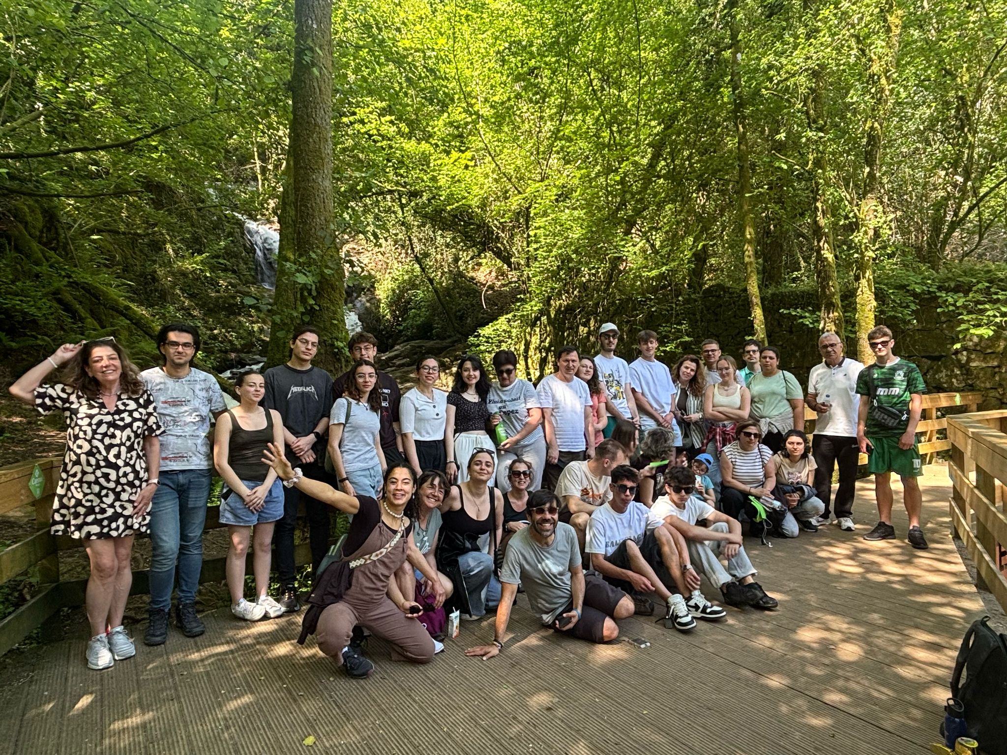 Projeto EcoExpress: Empowering Youth Against Climate Change Through Multimodal Literacy