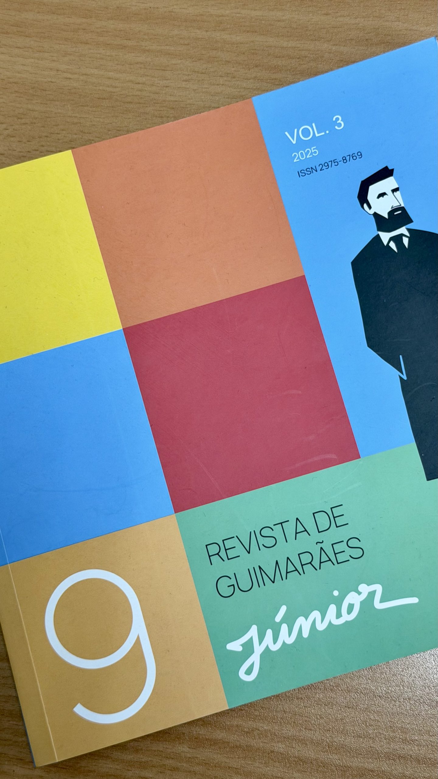 Inês Pedrosa (11A) venceu o concurso de Crónicas da Sociedade Martins Sarmento.