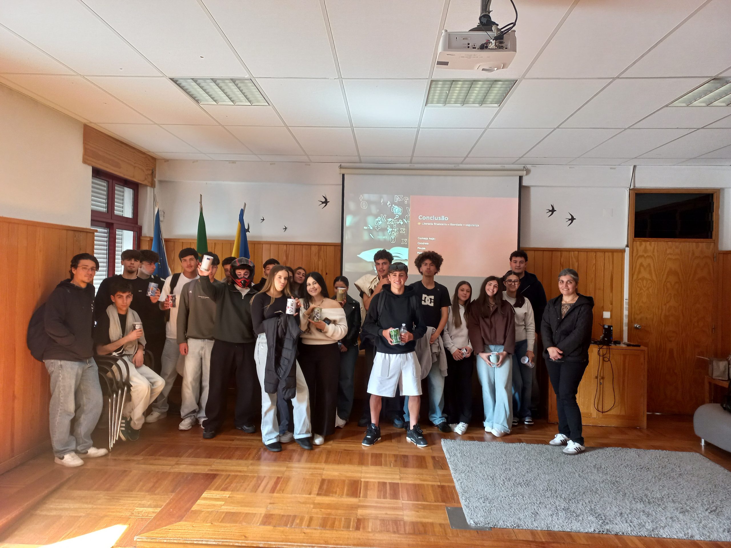 Sessão de Literacia Financeira na turma 11.ºD