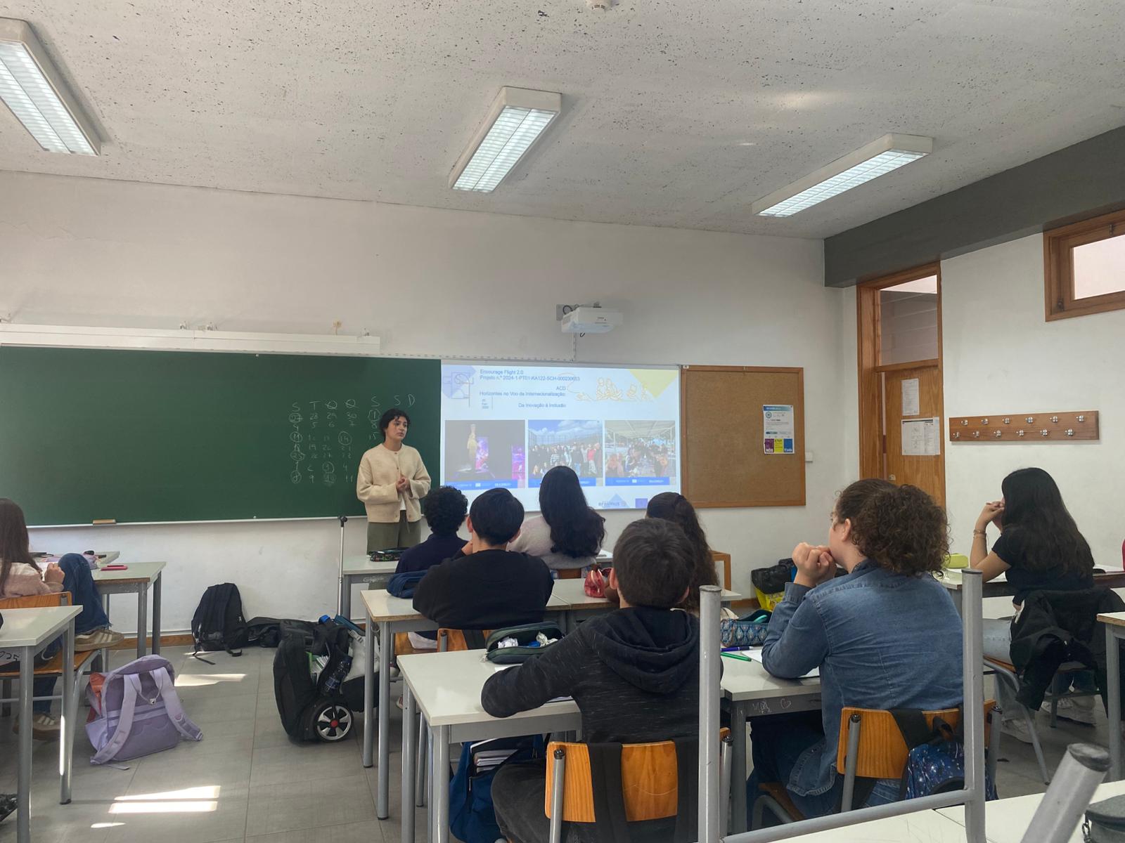 Alunos de mobilidade Erasmus+ partilham experiências nas turmas