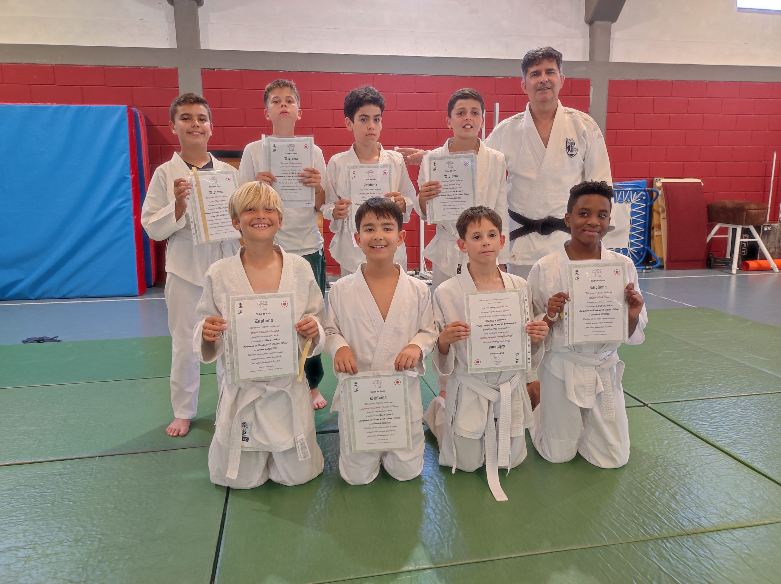   Sucesso no Tapete: Judocas do aeSB recebem diplomas de fim de ano