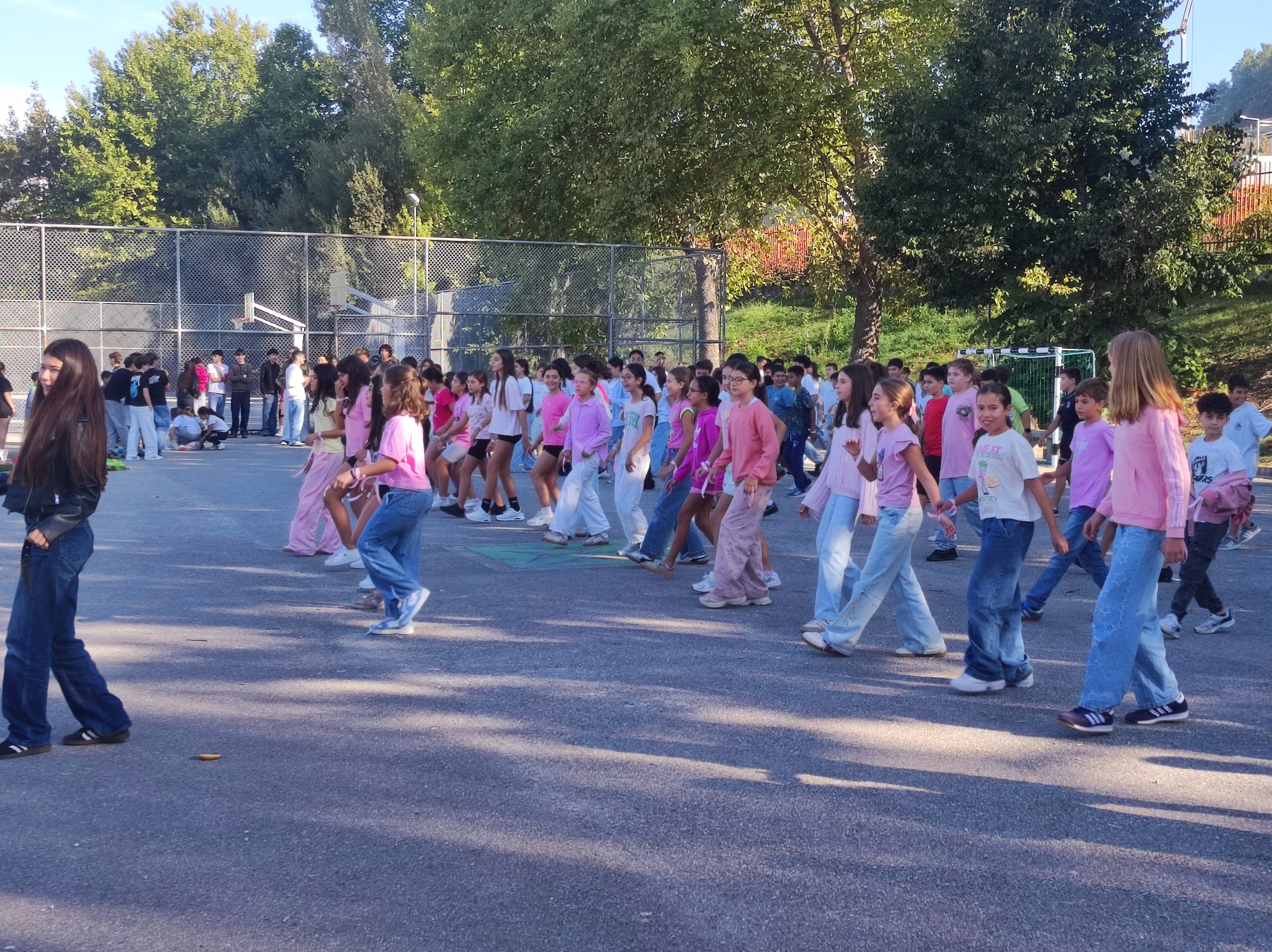 Alunos da Escola Básica e Secundária de S. Bento Celebram a Saúde no Dia Mundial da Alimentação